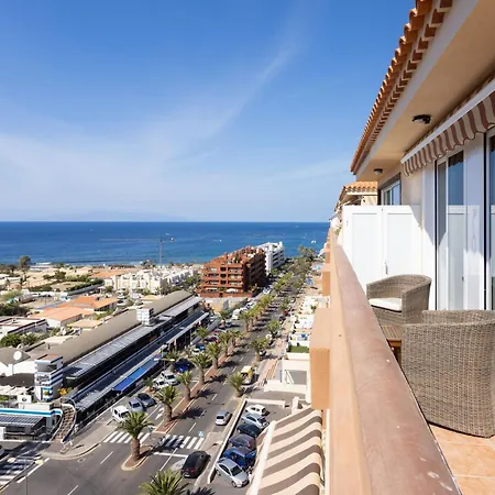 In Mit Grosser Terrasse Und Meerblick By Interhome